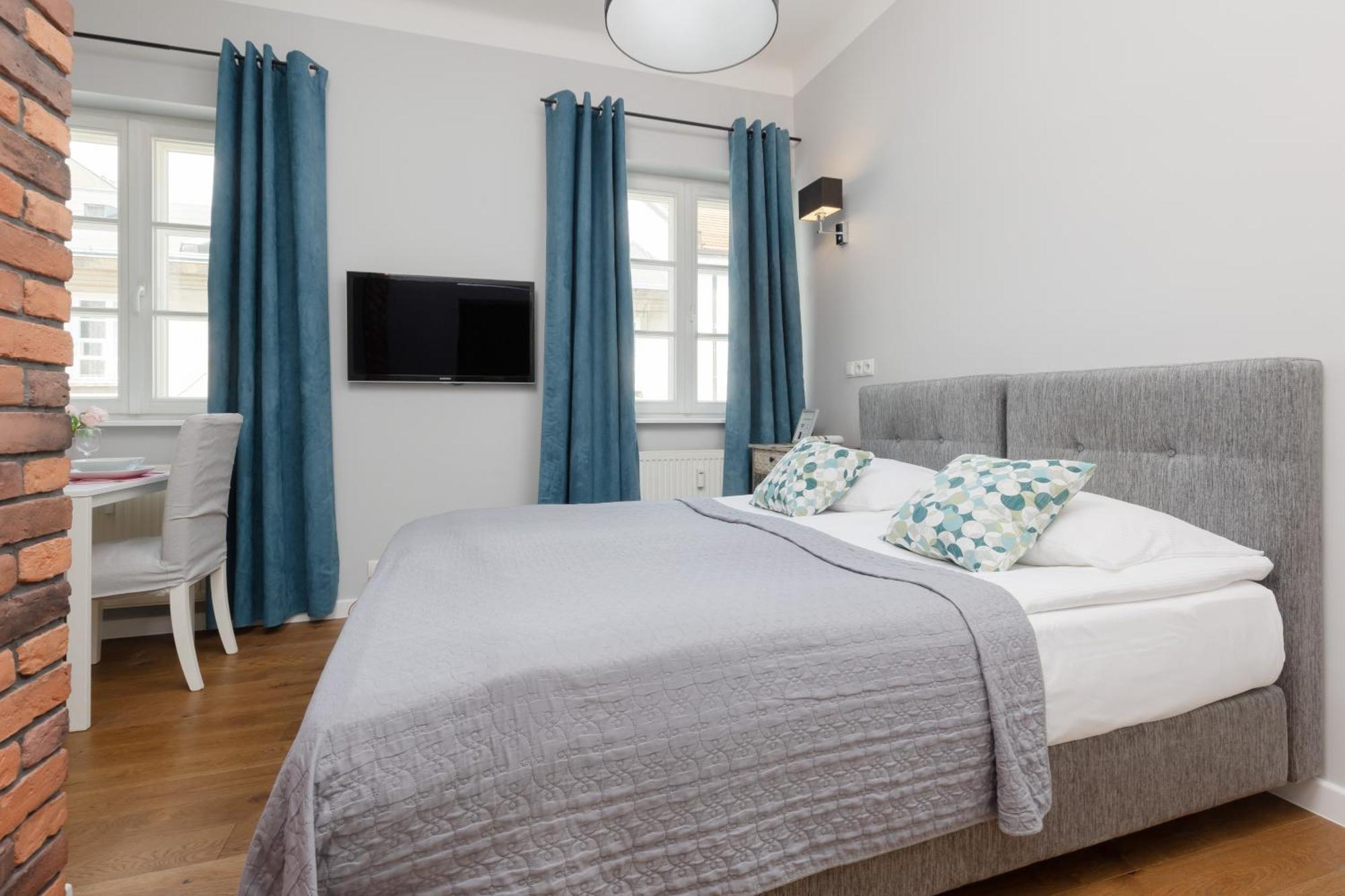 City Center Aparthotel Chmielna By Noclegi Renters Warsaw Exterior photo